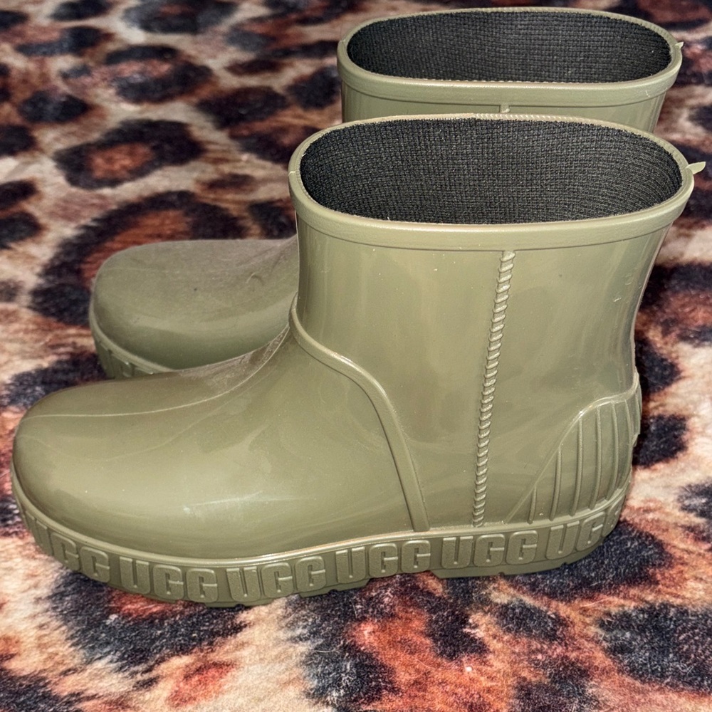 UGG  Olive Green Short Rubber Rain Boots